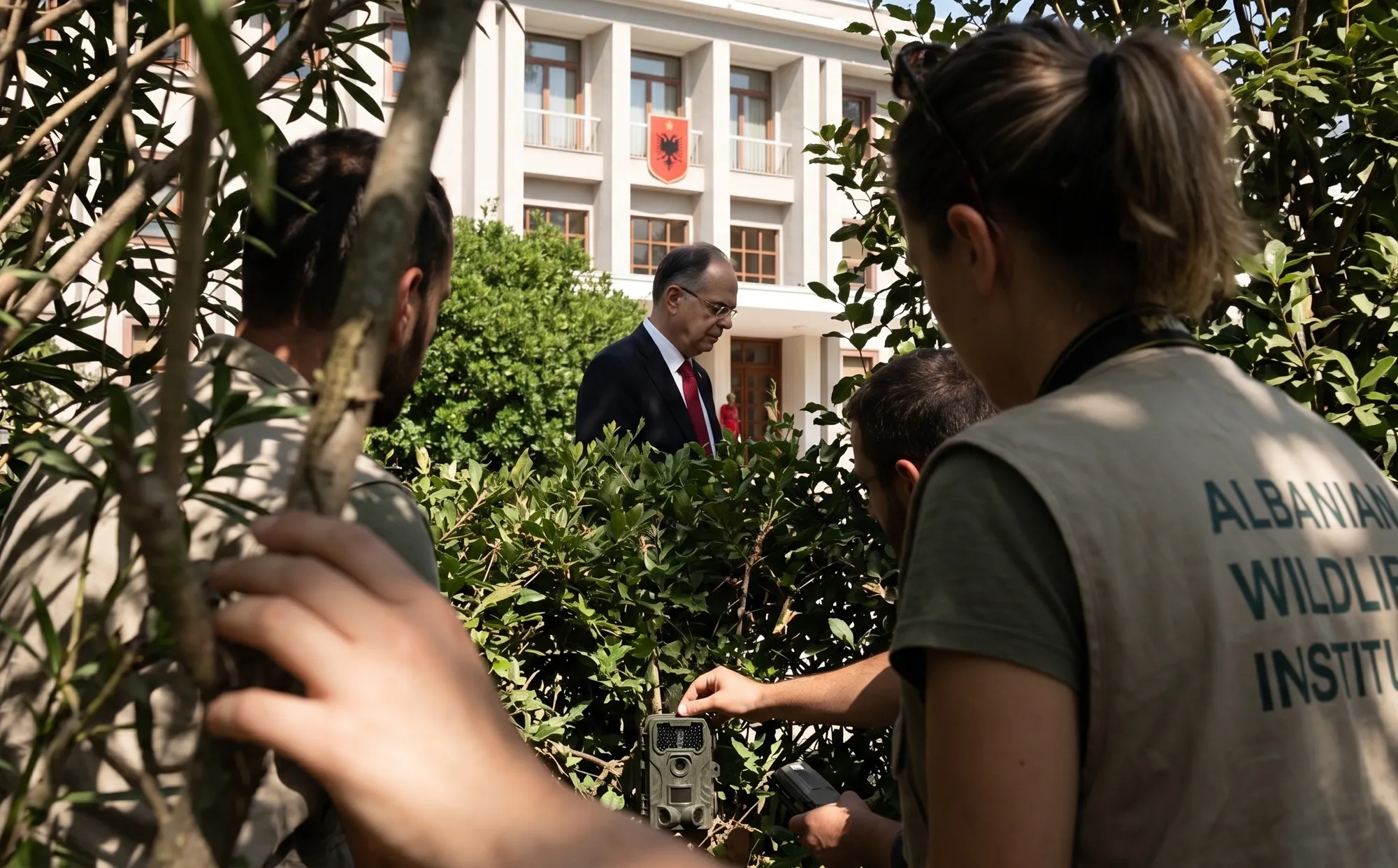 Besohej si specie e zhdukur / Presidenti i Republikës rishfaqet në natyrë